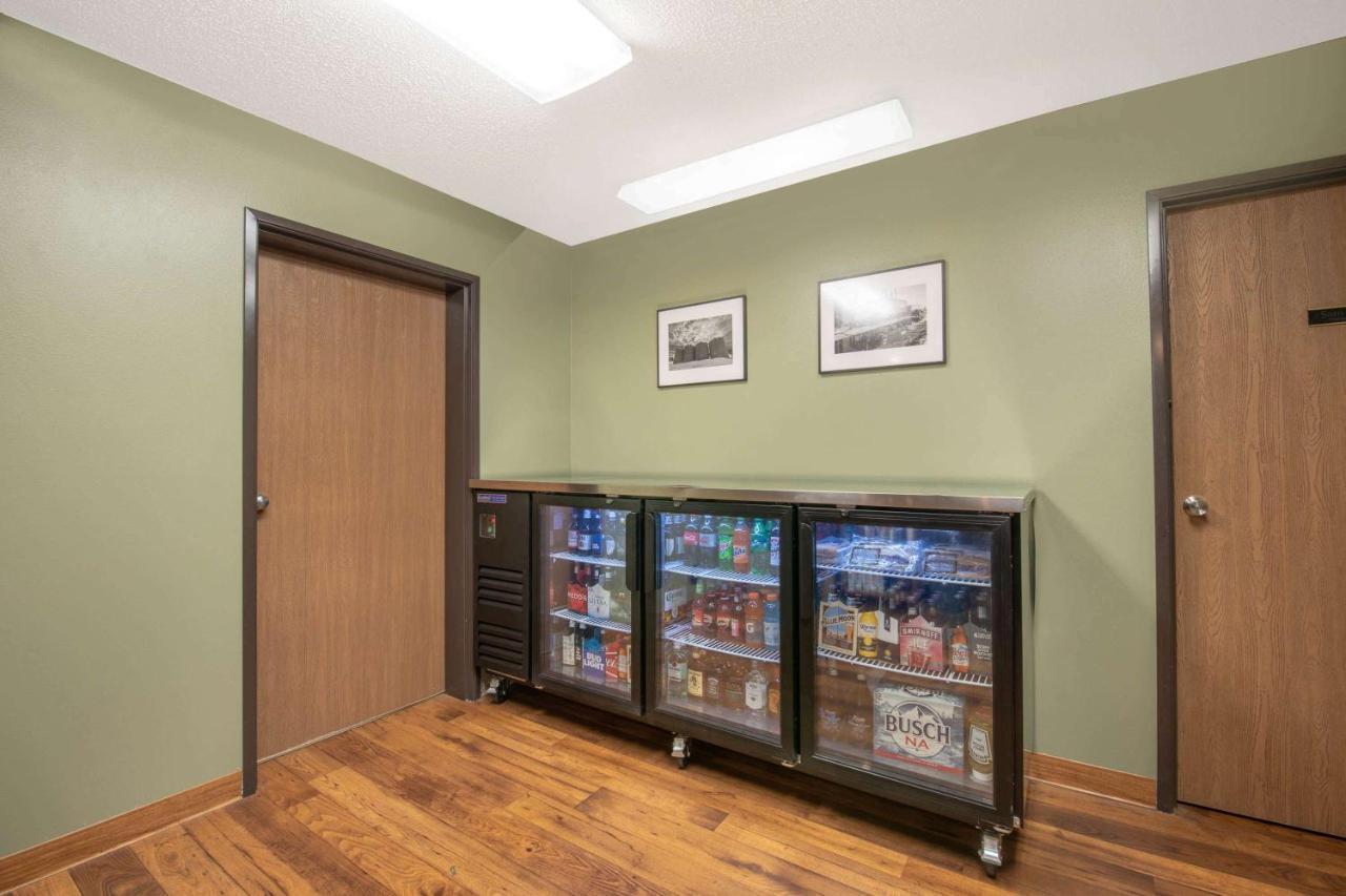 Four Seasons Inn Bottineau エクステリア 写真