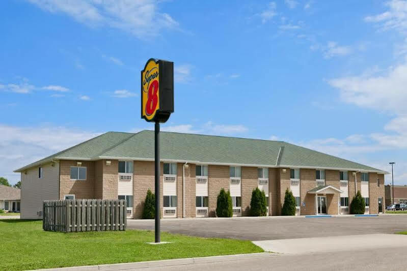 Four Seasons Inn Bottineau エクステリア 写真